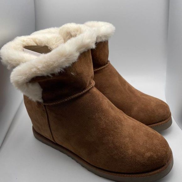 CUSHIONAIRE Women's Cozy hidden wedge 7.5 M Chestnut Color - Picture 1 of 5